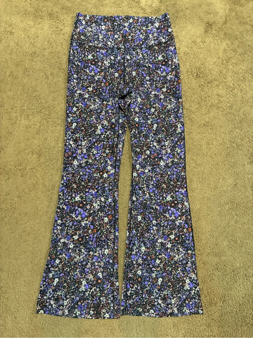 Lululemon Groove Flared Pant Super High-Rise Nulu Size 12 Flower Burst Multi